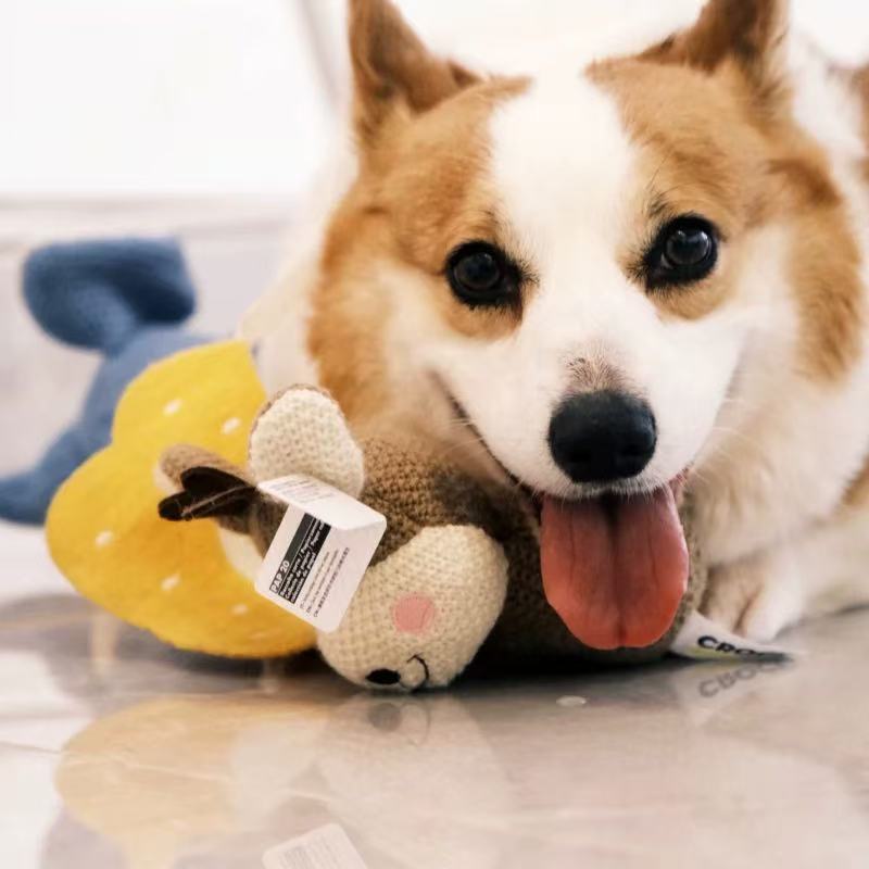 犬の玩具 噛み堅い インタラクティブ 引っ張り遊び用 鳴動式 ペット用ファーペンダント 小型犬・猫用 独楽しみ 退屈解消 噛み歯磨き用