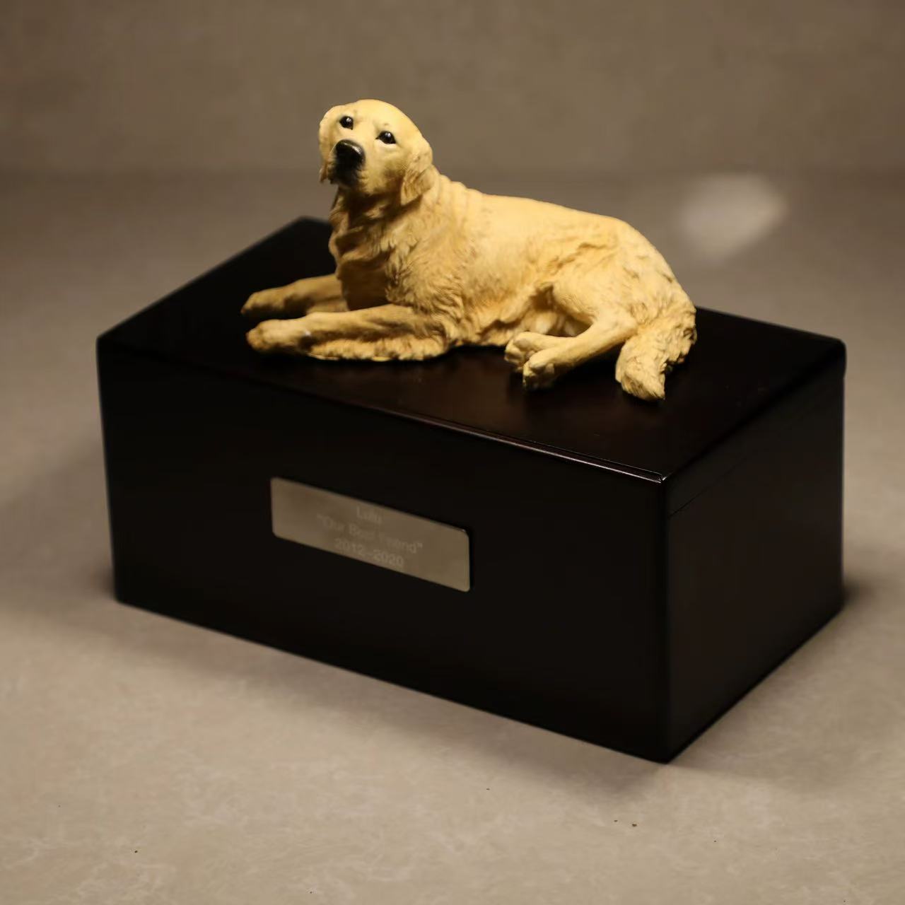 ペットの骨壷、檀木製のカスタマイズ、犬や猫の思い出のペット葬儀